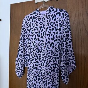 Jambys Cozy Cloak — Purple Leopard